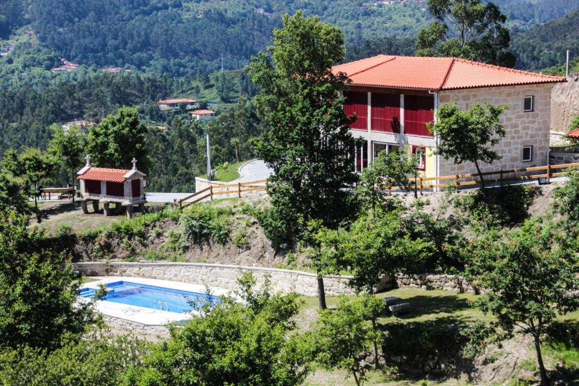 Pensjonat Encostas Da Torre Terras de Bouro Zewnętrze zdjęcie